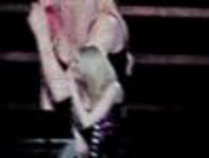 thumb_Avril_Lavigne_-_Toronto_TBDT_-_025 - The Best Damn Tour - April 07     - Live Toronto