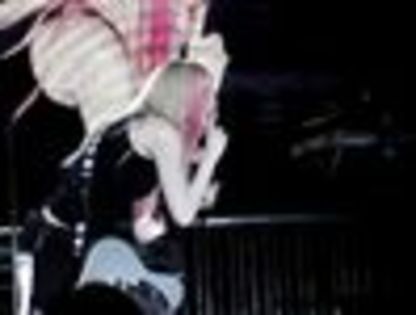 thumb_Avril_Lavigne_-_Toronto_TBDT_-_029 - The Best Damn Tour - April 07     - Live Toronto