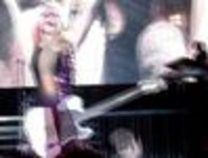 thumb_Avril_Lavigne_-_Toronto_TBDT_-_031