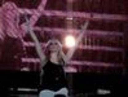 thumb_Avril_Lavigne_-_Toronto_TBDT_-_037