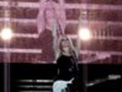 thumb_Avril_Lavigne_-_Toronto_TBDT_-_038