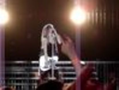 thumb_Avril_Lavigne_-_Toronto_TBDT_-_043