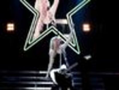 thumb_Avril_Lavigne_-_Toronto_TBDT_-_065 - The Best Damn Tour - April 07     - Live Toronto