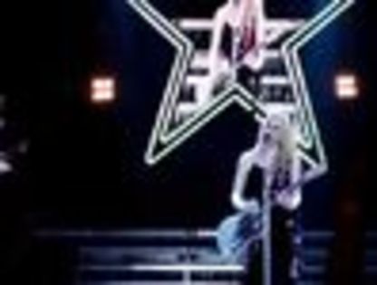 thumb_Avril_Lavigne_-_Toronto_TBDT_-_073 - The Best Damn Tour - April 07     - Live Toronto