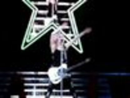 thumb_Avril_Lavigne_-_Toronto_TBDT_-_077 - The Best Damn Tour - April 07     - Live Toronto