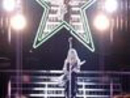 thumb_Avril_Lavigne_-_Toronto_TBDT_-_086 - The Best Damn Tour - April 07     - Live Toronto
