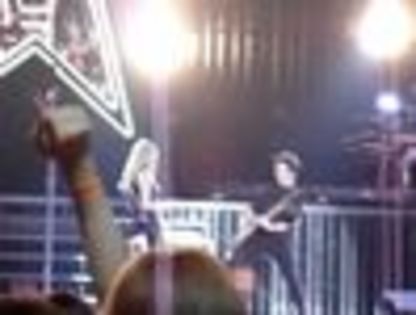 thumb_Avril_Lavigne_-_Toronto_TBDT_-_092 - The Best Damn Tour - April 07     - Live Toronto