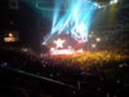 thumb_Avril_Lavigne_-_Toronto_The_Best_Damn_Tour_-_023 - The Best Damn Tour - April 07     - Live Toronto