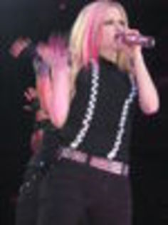 thumb_Avril_Lavigne_-_Toronto_The_Best_Damn_Tour_-_042_001 - The Best Damn Tour - April 07     - Live Toronto