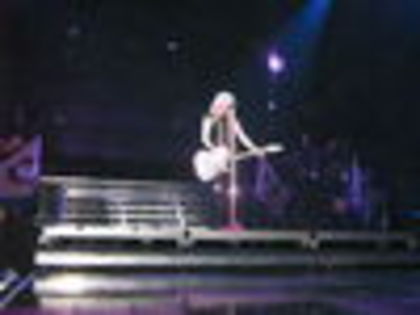 thumb_Avril_Lavigne_-_Toronto_The_Best_Damn_Tour_-_051