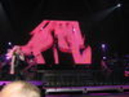 thumb_Avril_Lavigne_-_Toronto_The_Best_Damn_Tour_-_055_001