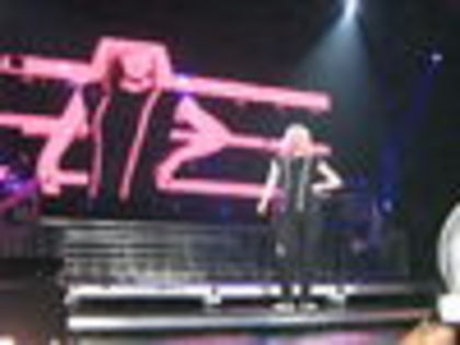 thumb_Avril_Lavigne_-_Toronto_The_Best_Damn_Tour_-_057