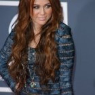 thumb_Miley_Cyrus_at_2010_Grammy__s