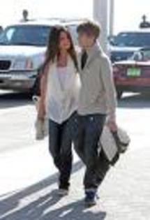 imagesCA3G6EKA - selena gomez si justin bieber sunt impreuna