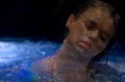 120px-Bella-at-mako-h2o-just-add-water-8919623-250-142 - H2o