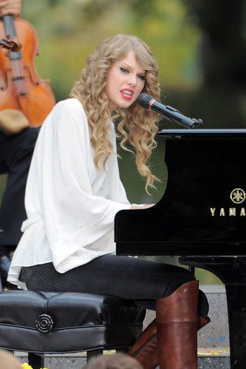 Taylor+Swift+Performing+Fans+Central+Park+2JxQUXCTF0el