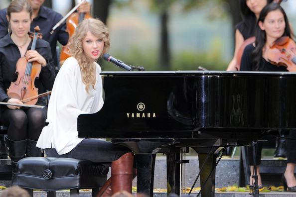 Taylor+Swift+Performing+Fans+Central+Park+NM0PkhWAh-nl