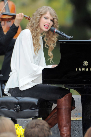 Taylor+Swift+Performing+Fans+Central+Park+W4kXx8vDMMOl