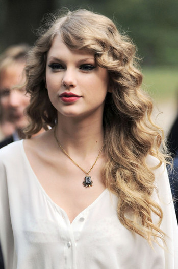 Taylor+Swift+Performing+Fans+Central+Park+XnBNwVchdZ8l