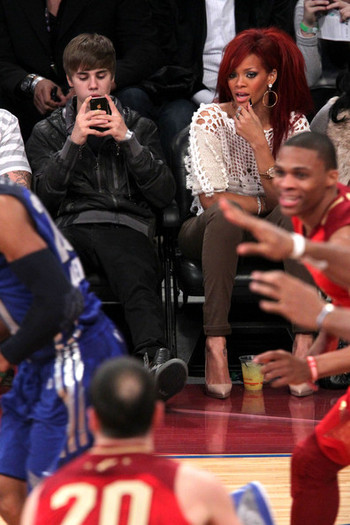 Rihanna+2011+NBA+Star+Game+Performances+Celebrities+Enxyjv3kgHml