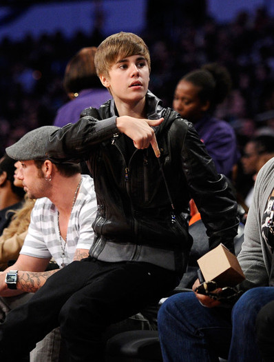 Rihanna+2011+NBA+Star+Game+Performances+Celebrities+IrDeTJ4WXVLl