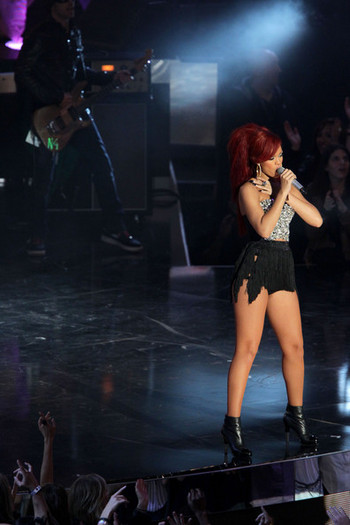 Rihanna+2011+NBA+Star+Game+Performances+Celebrities+x9q0A39Z-A4l - rihanna