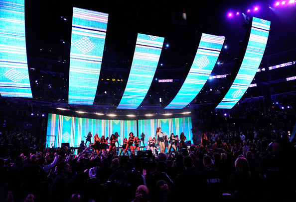 Rihanna+2011+NBA+Star+Game+Performances+Celebrities+YeVavU0zONHl - rihanna