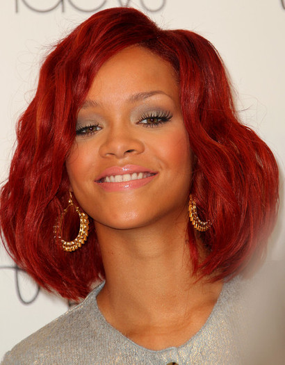 Rihanna+Rihanna+Celebrates+Launch+Reb+l+Fleur+5xzqUSSQvI5l - rihanna
