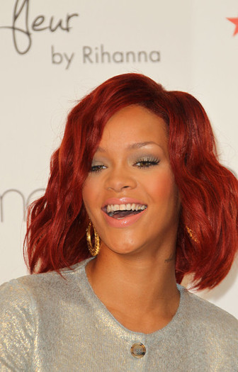 Rihanna+Rihanna+Celebrates+Launch+Reb+l+Fleur+QU17imBcDBKl