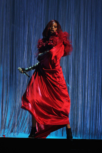 Rihanna+BRIT+Awards+2011+Show+f0jwsUDAuETl