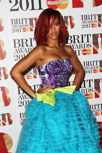 Rihanna+BRIT+Awards+2011+Inside+Arrivals+br7GmiRfn8hl - rihanna