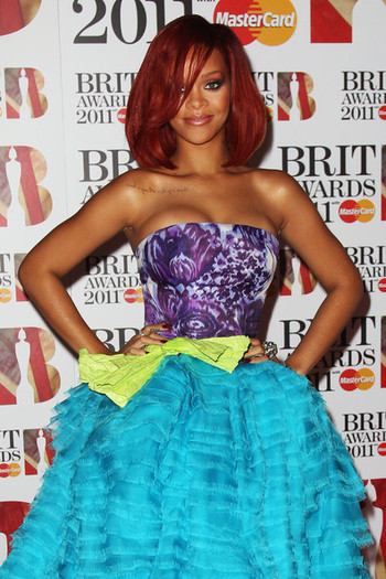 Rihanna+BRIT+Awards+2011+Inside+Arrivals+ntxHpezruurl - rihanna