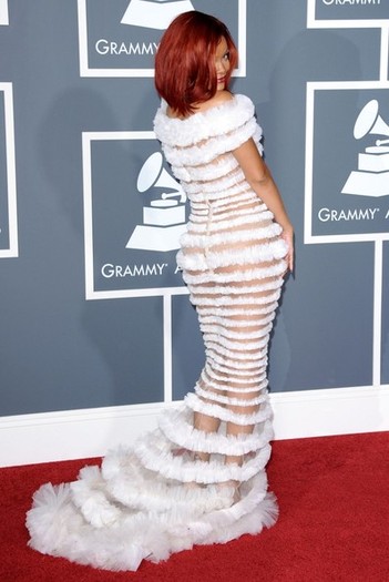 Rihanna+53rd+Annual+GRAMMY+Awards+ef_qhWH2QXvl - rihanna