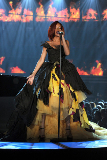 Rihanna+53rd+Annual+GRAMMY+Awards+Show+1e9ojgY07jwl - rihanna