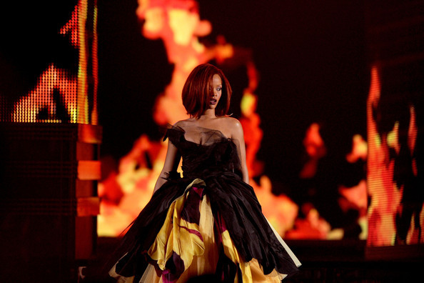 Rihanna+53rd+Annual+GRAMMY+Awards+Show+RYAA7JH1l3Wl - rihanna