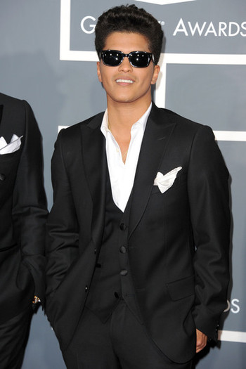 Bruno+Mars+53rd+Annual+GRAMMY+Awards+Arrivals+wV5DuZZnLJ3l - bruno mars