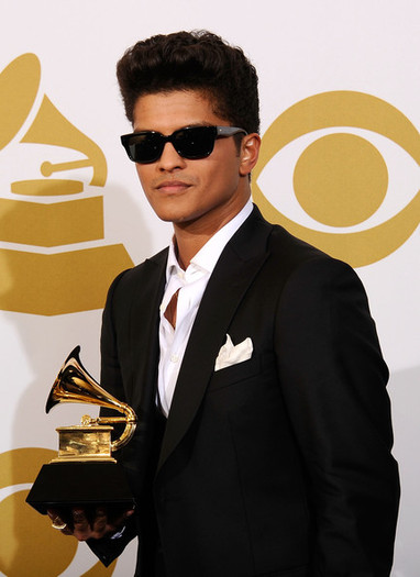 Bruno+Mars+53rd+Annual+GRAMMY+Awards+Press+pV4z9bBfh4vl - bruno mars