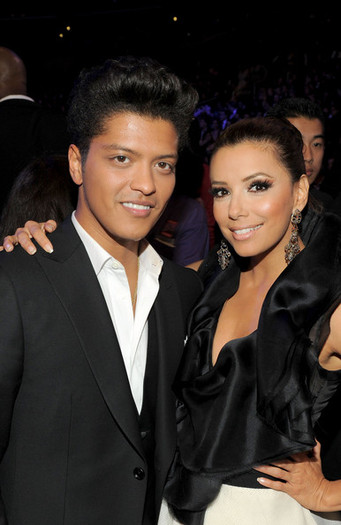 Bruno+Mars+53rd+Annual+GRAMMY+Awards+Roaming+l53l0_IASZnl - bruno mars