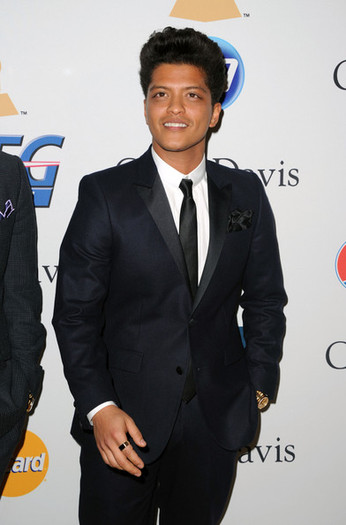 Bruno+Mars+2011+Pre+GRAMMY+Gala+Salute+Industry+8Q1l7Ms-0iXl