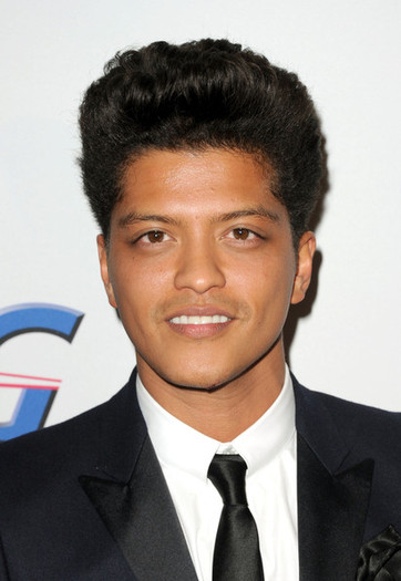 Bruno+Mars+2011+Pre+GRAMMY+Gala+Salute+Industry+gB5Z3_jYrjSl