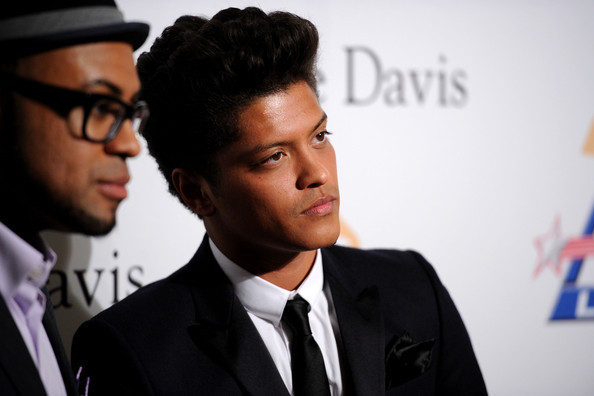 Bruno+Mars+2011+Pre+GRAMMY+Gala+Salute+Industry+shoLPGukibMl