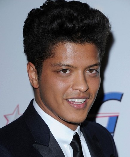 Bruno+Mars+Clive+Davis+2011+Pre+GRAMMY+Party+PXTfgrRFqK4l