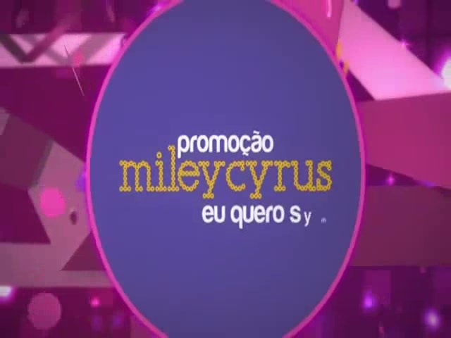 EXCLUSIVO- Miley Cyrus dança \'Rebolation\' para fãs brasileiros 015