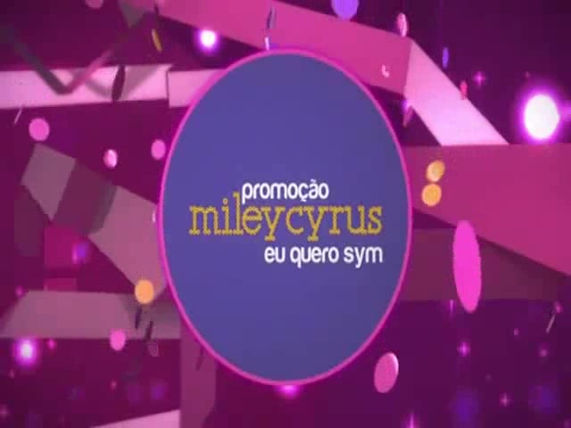 EXCLUSIVO- Miley Cyrus dança \'Rebolation\' para fãs brasileiros 017