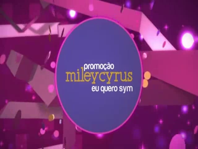 EXCLUSIVO- Miley Cyrus dança \'Rebolation\' para fãs brasileiros 018