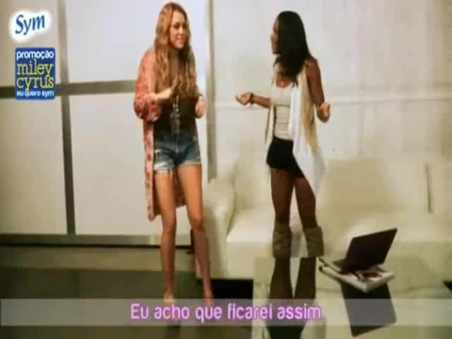 EXCLUSIVO- Miley Cyrus dança \'Rebolation\' para fãs brasileiros 124