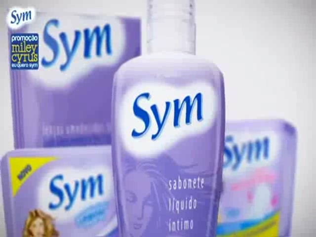 EXCLUSIVO- Miley Cyrus dança \'Rebolation\' para fãs brasileiros 134