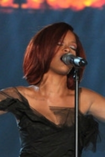 Rihanna+53rd+Annual+GRAMMY+Awards+Show+pSeQfkcVviPl_002 - puzlle116
