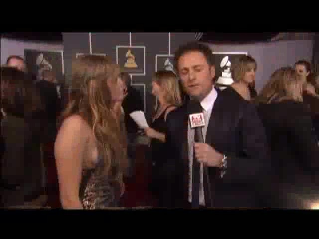 Grammys 2011- Miley Cyrus 038