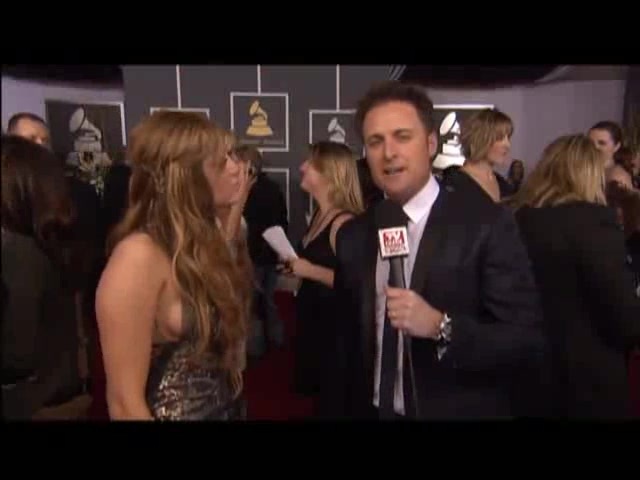 Grammys 2011- Miley Cyrus 039